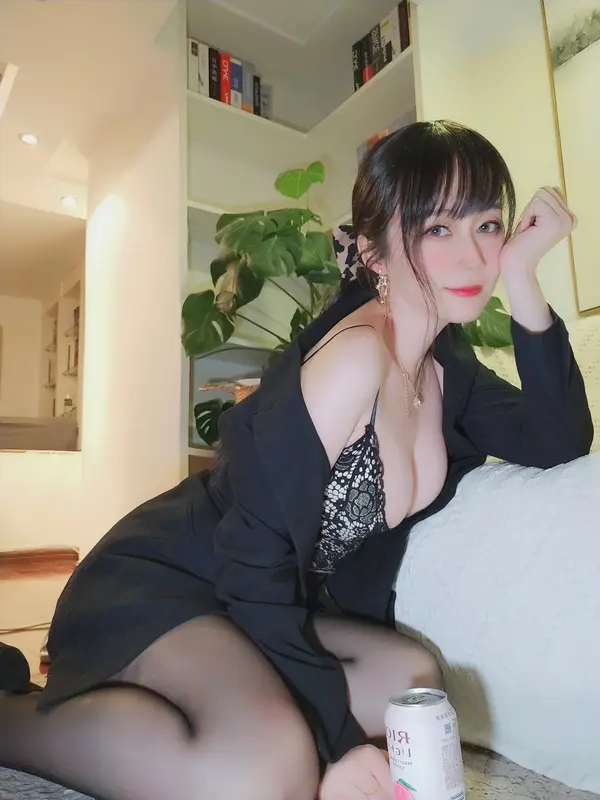 酒后女秘书 自撮り Vol.49 (動画入り) - 白银81